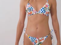 Załaduj i odtwarzaj film w przeglądarce Gallery, Video: Rio De Sol Zestaw Bikini Set Al-Mare Tri-Fixo Cheeky-Micro
