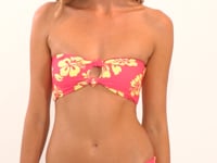 Załaduj i odtwarzaj film w przeglądarce Gallery, Video: Wednesday In Hawaii By Rio De Sol Top Bikini Top Pua-Guava Lani
