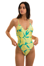 Załaduj obraz do przeglądarki galerii, Model Front: Rio De Sol Kostium Jednoczęściowy Banana Yellow Hype
