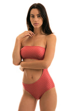 Załaduj obraz do przeglądarki galerii, Model Front: Rio De Sol Kostium Jednoczęściowy Body Kiwanda Madras Rio
