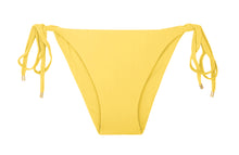 Załaduj obraz do przeglądarki galerii, Product Front: Rio De Sol Figi Bikini Bottom Amarelo Lacinho
