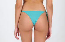 Załaduj obraz do przeglądarki galerii, Model Back: Rio De Sol Figi Bikini Bottom Breeze Ibiza
