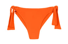 Załaduj obraz do przeglądarki galerii, Product Front: Rio De Sol Figi Bikini Bottom Calendula Italy
