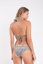 Załaduj obraz do przeglądarki galerii, Model Back: Rio De Sol Figi Bikini Bottom Collage Mel
