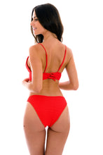 Załaduj obraz do przeglądarki galerii, Model Back: Rio De Sol Figi Bikini Bottom Cotele-Tomate Comfy
