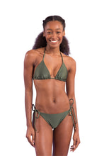 Załaduj obraz do przeglądarki galerii, Model Front: Rio De Sol Figi Bikini Bottom Croco Ibiza-Comfy
