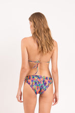 Załaduj obraz do przeglądarki galerii, Model Back: Rio De Sol Figi Bikini Bottom Euphoria Essential-Comfy
