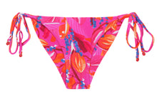 Załaduj obraz do przeglądarki galerii, Product Front: Rio De Sol Figi Bikini Bottom Flavors Cheeky-Tie
