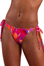 Załaduj obraz do przeglądarki galerii, Gallery: Rio De Sol Figi Bikini Bottom Flavors Cheeky-Tie
