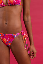 Załaduj obraz do przeglądarki galerii, Image 08: Rio De Sol Figi Bikini Bottom Flavors Cheeky-Tie
