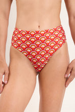 Załaduj obraz do przeglądarki galerii, Gallery: Rio De Sol Figi Bikini Bottom Floral-Scales Hotpants
