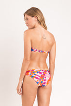 Załaduj obraz do przeglądarki galerii, Model Back: Rio De Sol Figi Bikini Bottom Funny Essential-Comfy
