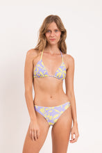 Załaduj obraz do przeglądarki galerii, Model Front: Rio De Sol Figi Bikini Bottom Glow Essential-Comfy
