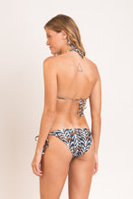 Załaduj obraz do przeglądarki galerii, Model Back: Rio De Sol Figi Bikini Bottom Ikat Ibiza-Comfy
