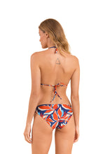 Załaduj obraz do przeglądarki galerii, Model Back: Rio De Sol Figi Bikini Bottom Leaves Essential-Comfy
