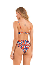 Załaduj obraz do przeglądarki galerii, Model Back: Rio De Sol Figi Bikini Bottom Leaves Hotpants
