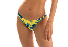 Załaduj obraz do przeglądarki galerii, Gallery: Rio De Sol Figi Bikini Bottom Lemon Flower Bandeau
