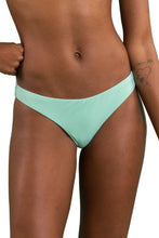 Załaduj obraz do przeglądarki galerii, Gallery: Rio De Sol Figi Bikini Bottom Malibu-Menta Essential-Comfy
