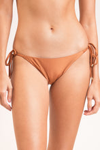 Załaduj obraz do przeglądarki galerii, Gallery: Rio De Sol Figi Bikini Bottom Nocciola Ibiza-Comfy
