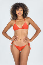Załaduj obraz do przeglądarki galerii, Model Front: Rio De Sol Figi Bikini Bottom Paprica Ibiza-Comfy
