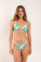 Załaduj obraz do przeglądarki galerii, Model Front: Rio De Sol Figi Bikini Bottom Pua-Valley Waimea
