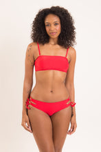 Załaduj obraz do przeglądarki galerii, Model Front: Rio De Sol Figi Bikini Bottom Rouge Madrid

