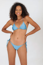 Załaduj obraz do przeglądarki galerii, Model Front: Rio De Sol Figi Bikini Bottom Shimmer-Baltic-Sea Ibiza-Rope
