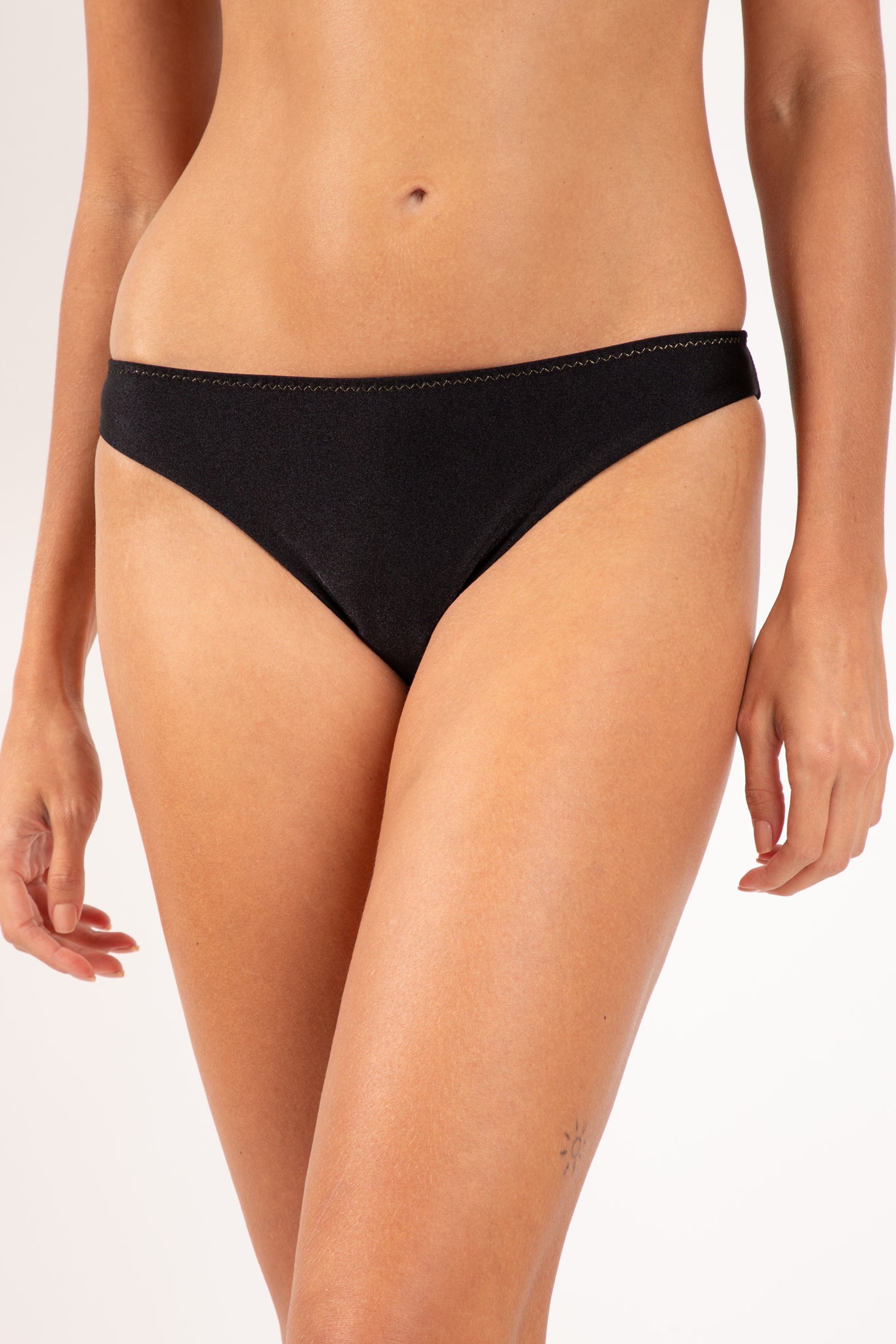Gallery: Rio De Sol Figi Bikini Bottom Shimmer-Black Essential-Comfy