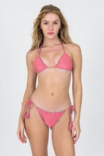 Załaduj obraz do przeglądarki galerii, Model Front: Rio De Sol Figi Bikini Bottom Shimmer-Confetti Frufru-Comfy
