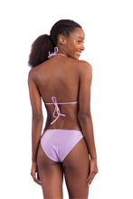 Załaduj obraz do przeglądarki galerii, Model Back: Rio De Sol Figi Bikini Bottom Shimmer-Harmonia Ibiza-Comfy
