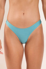 Załaduj obraz do przeglądarki galerii, Gallery: Rio De Sol Figi Bikini Bottom Shimmer-Laguna Essential
