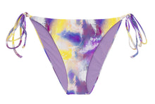 Załaduj obraz do przeglądarki galerii, Product Front: Rio De Sol Figi Bikini Bottom Tiedye-Purple Ibiza-Comfy
