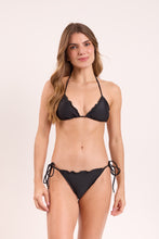 Załaduj obraz do przeglądarki galerii, Model Front: Rio De Sol Figi Bikini Bottom Touch-Black Frufru
