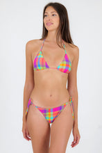 Załaduj obraz do przeglądarki galerii, Model Front: Rio De Sol Figi Bikini Bottom Tulip-Garden Ibiza
