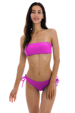 Załaduj obraz do przeglądarki galerii, Model Front: Rio De Sol Figi Bikini Bottom Uv-Pink Madrid
