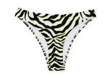 Załaduj obraz do przeglądarki galerii, Product Front: Rio De Sol Figi Bikini Bottom Wild-Black Essential
