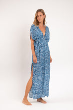 Załaduj obraz do przeglądarki galerii, Image 06: Rio De Sol Sukienka Plażowa Chuva Long Dress Soleil
