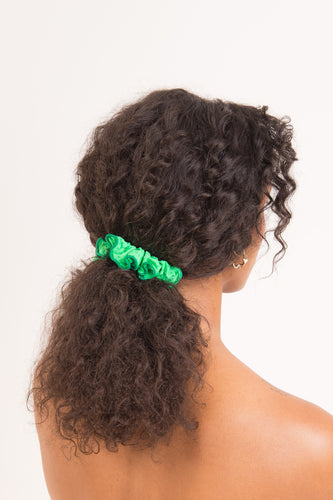 Model Front: Rio De Sol Akcesoria Do Włosów Dots-Energy Scrunchie