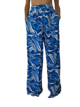 Załaduj obraz do przeglądarki galerii, Model Front: Rio De Sol Spodnie Plażowe Inagua Wide Pants
