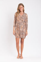 Załaduj obraz do przeglądarki galerii, Model Front: Rio De Sol Sukienka Plażowa Leopard Chemise
