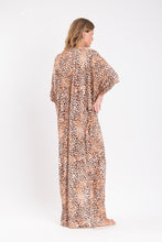Załaduj obraz do przeglądarki galerii, Image 08: Rio De Sol Sukienka Plażowa Leopard Long Dress
