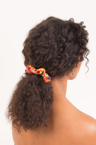 Model Front: Rio De Sol Akcesoria Do Włosów Love-Trip Scrunchie