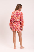 Załaduj obraz do przeglądarki galerii, Model Back: Rio De Sol Narzutka Plażowa Mirage Kimono
