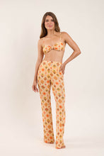 Załaduj obraz do przeglądarki galerii, Model Front: Rio De Sol Spodnie Plażowe Mosaico Pants Lana
