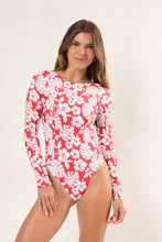 Załaduj obraz do przeglądarki galerii, Model Front: Rio De Sol Kostium Jednoczęściowy Pua-Hibiscus Surf
