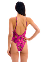 Załaduj obraz do przeglądarki galerii, Model Back: Rio De Sol Kostium Jednoczęściowy Roar-Pink Hype
