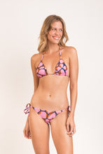 Załaduj obraz do przeglądarki galerii, Model Front: Rio De Sol Zestaw Bikini Set Amore-Pink Tri-Inv Lacinho
