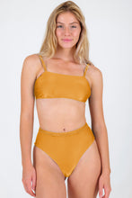 Załaduj obraz do przeglądarki galerii, Gallery: Rio De Sol Zestaw Bikini Set Damasco Bandeau-Reto Hotpants
