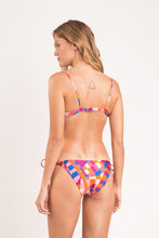 Załaduj obraz do przeglądarki galerii, Model Back: Rio De Sol Zestaw Bikini Set Funny Balconet-Tie Ibiza-Comfy
