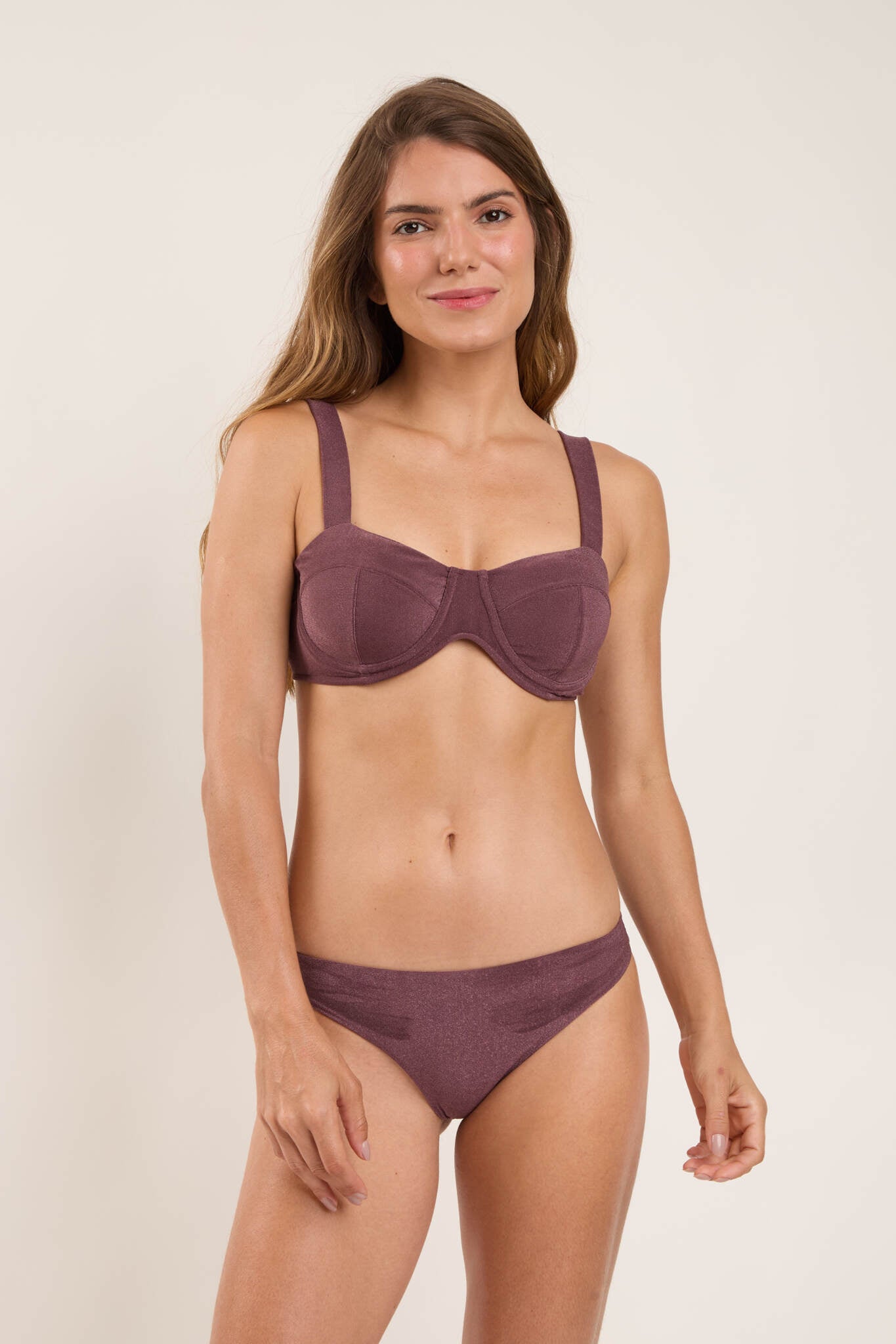 Model Front: Rio De Sol Zestaw Bikini Set Malibu-Ebano Amelia Essential-Comfy